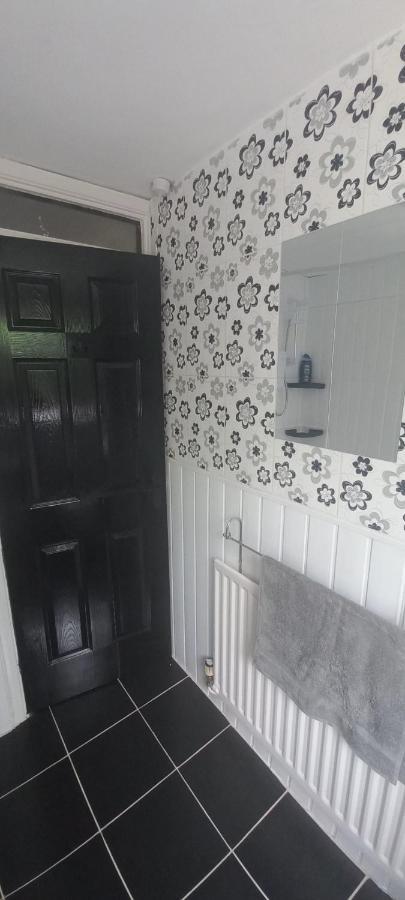 6-Min Walk To New Cross Parking Long Stay Discounts Wolverhampton Exterior foto